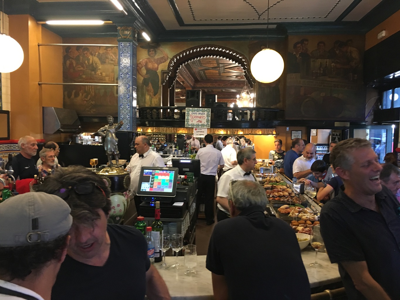 Океанські пляжі, стародавні міста та найкраща кухня країни. Чому варто запланувати поїздку північю Іспанії